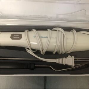 Toastmaster White Handheld Electric Knife with Blade Release